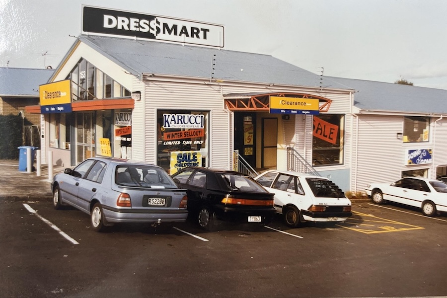 Exterior shot of original Dress Smart on Onehunga 1995.