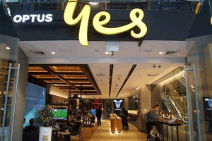 Optus to bring all 80 licensed retail stores back under its control